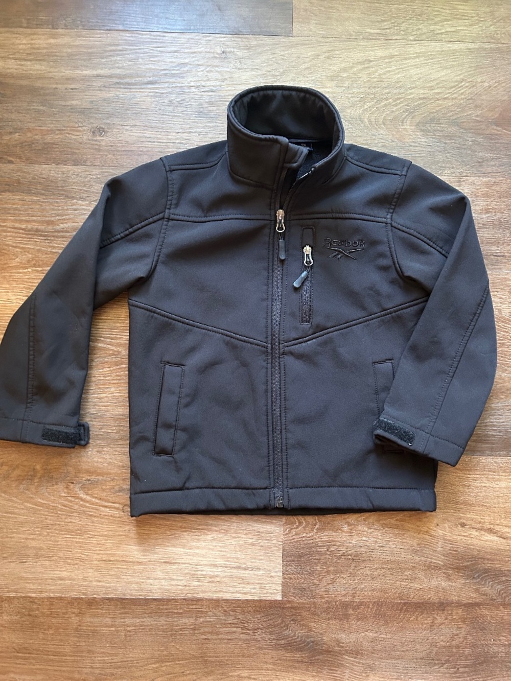 Reebok Black Softshell Jacket Kids Size 5/6 Full Zip Coat